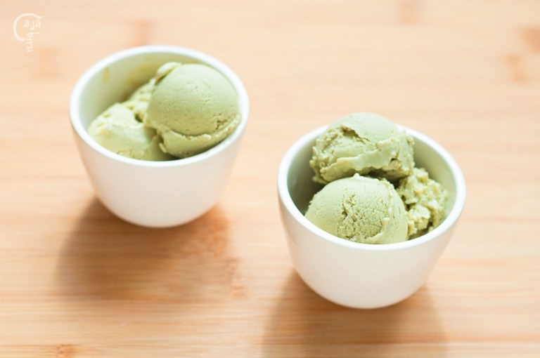 helado de yogur y té matcha